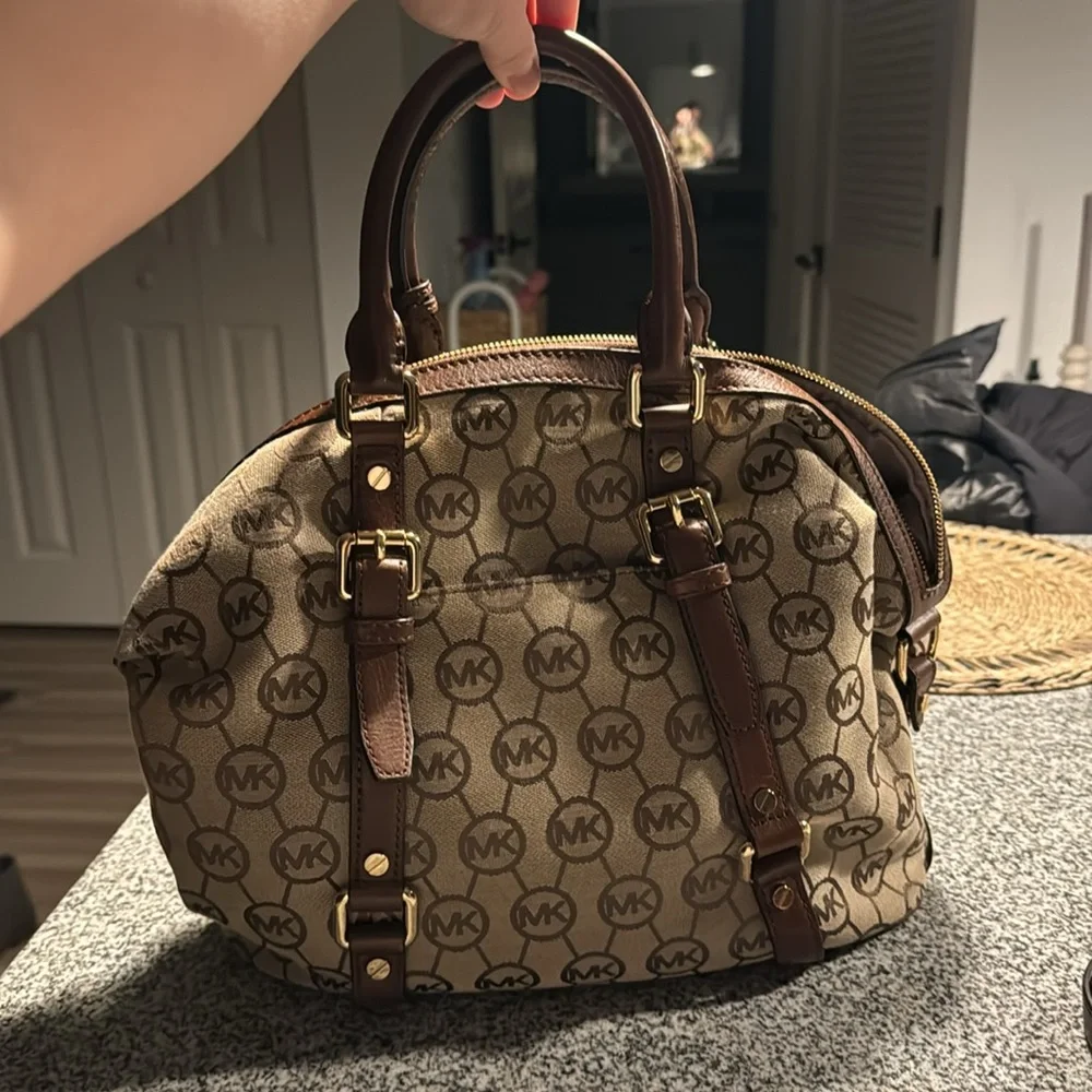 Michael Kors Purse - Picture 4 of 7